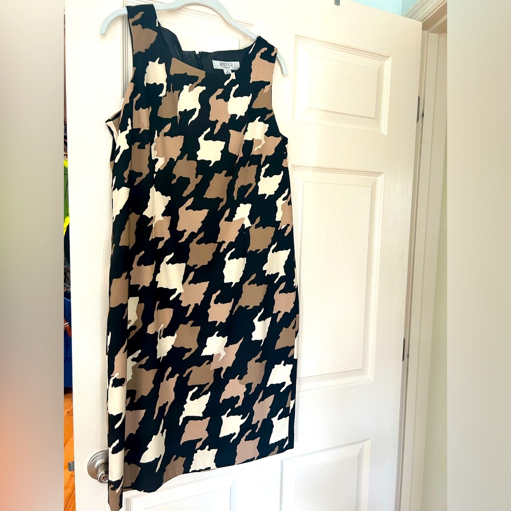 Kasper Size 14 Black, Brown Geometrical Fully Lined